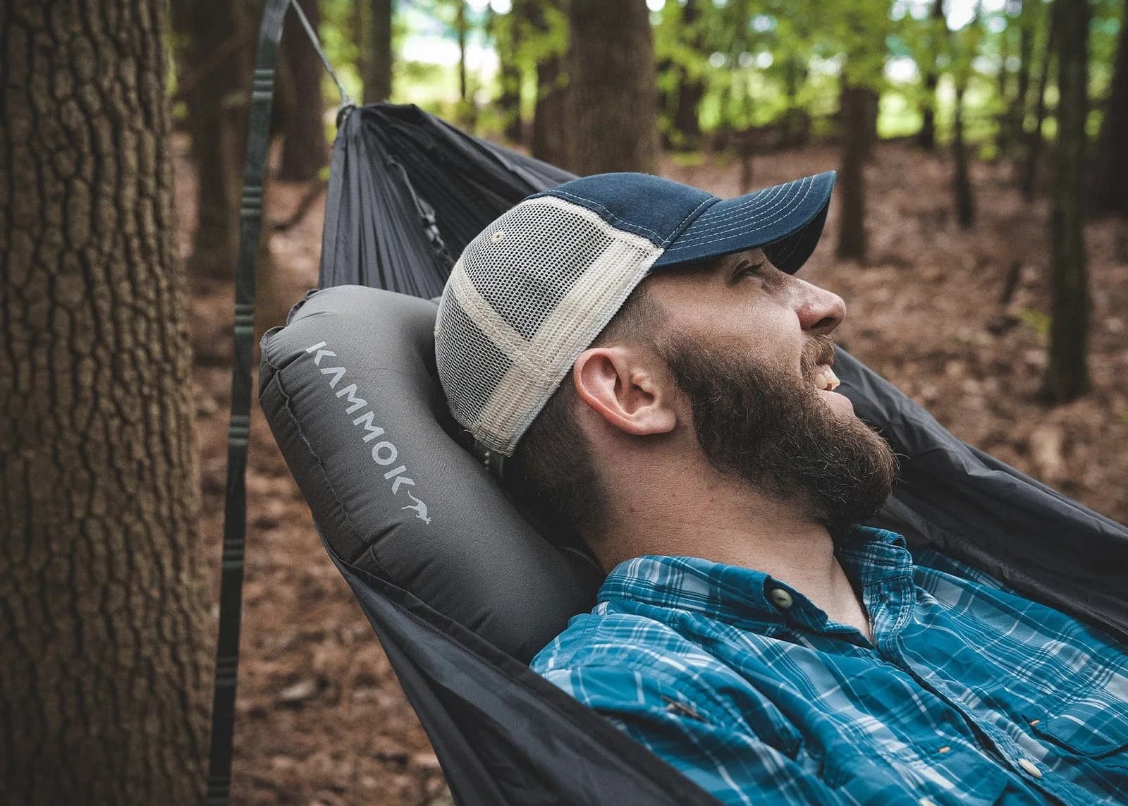 Hammock Pillow + Air Pump Bundle on display
